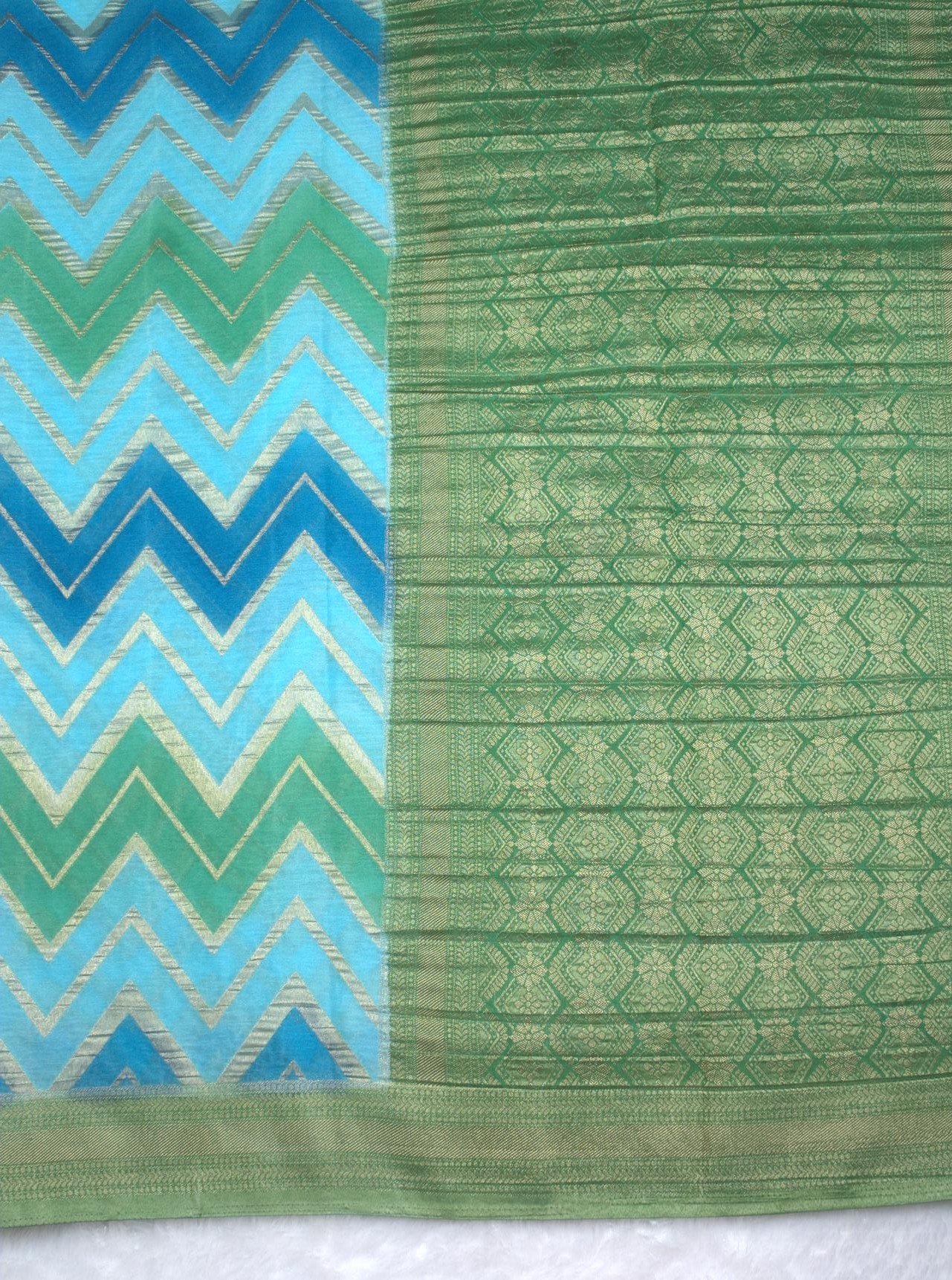 Premium Crush Georgette Rangkat Saree | VKSH0460G - Image 3