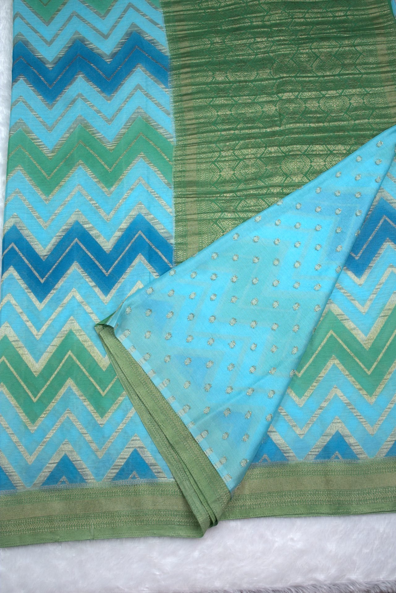Premium Crush Georgette Rangkat Saree | VKSH0460G - Image 2