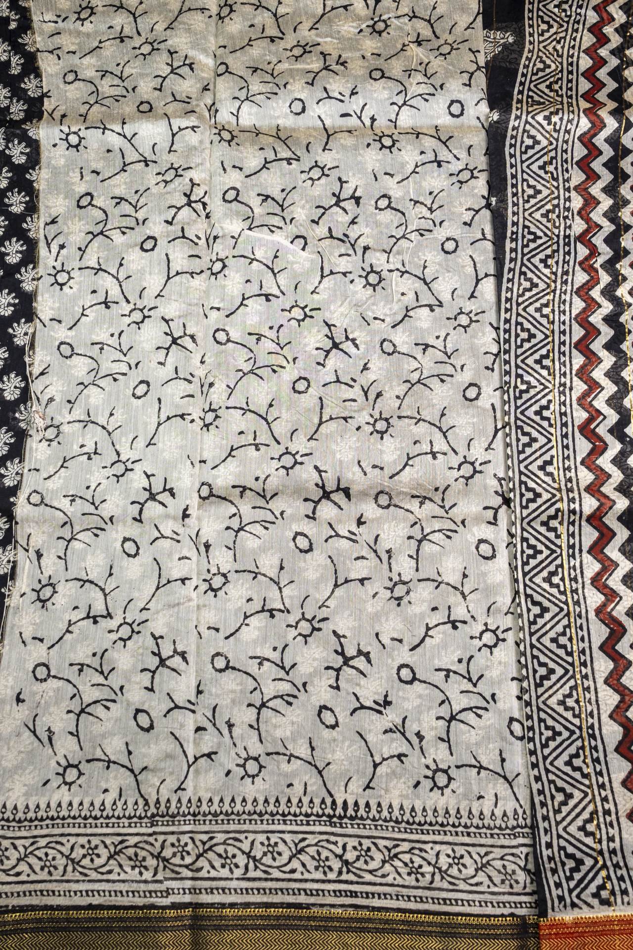 Pure Maheswari Hand Block Silk Saree | VKSH0309b - Image 3