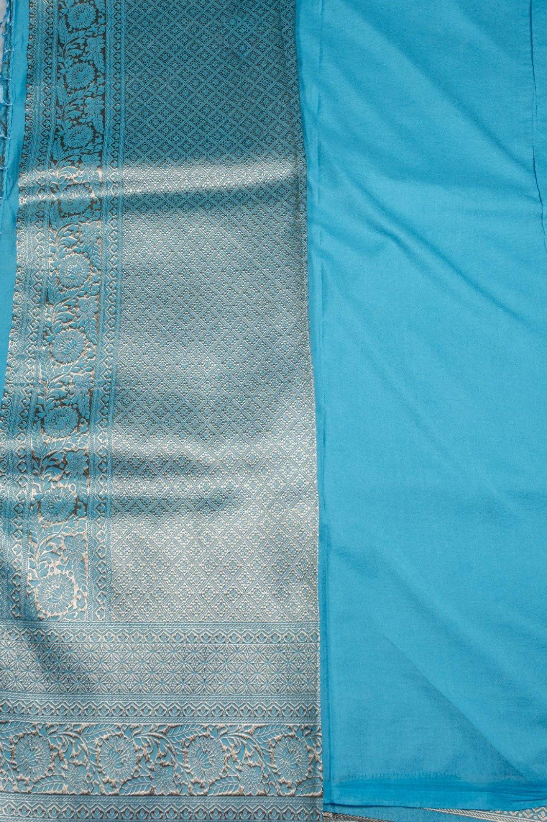 Banarasi Silk Jaal Saree | VKSH0104f - Image 3